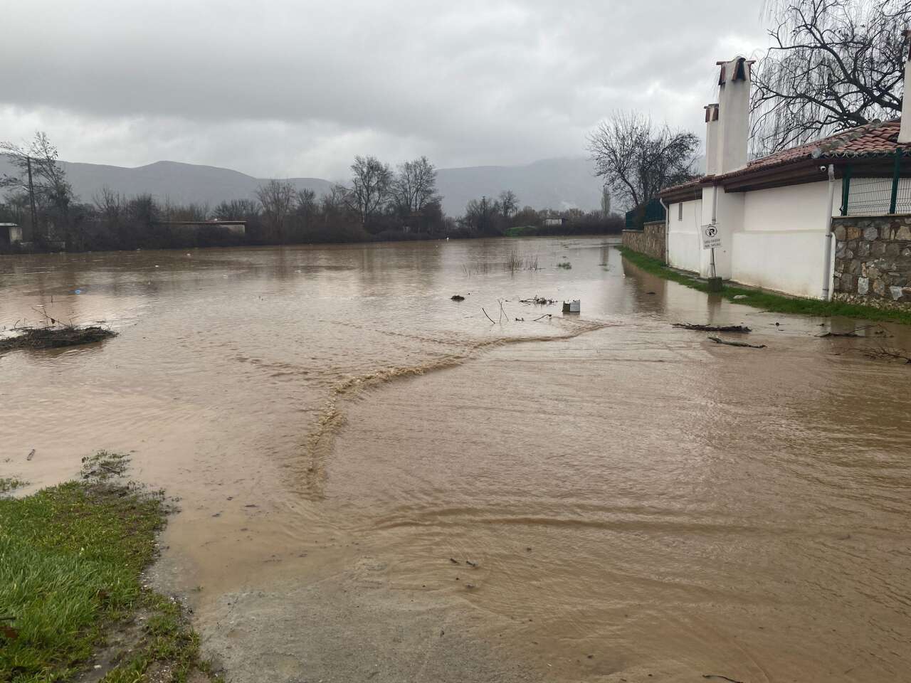 Menteşe’de Altyapı Alarm Verdi: Karabağlar Göle Döndü 3